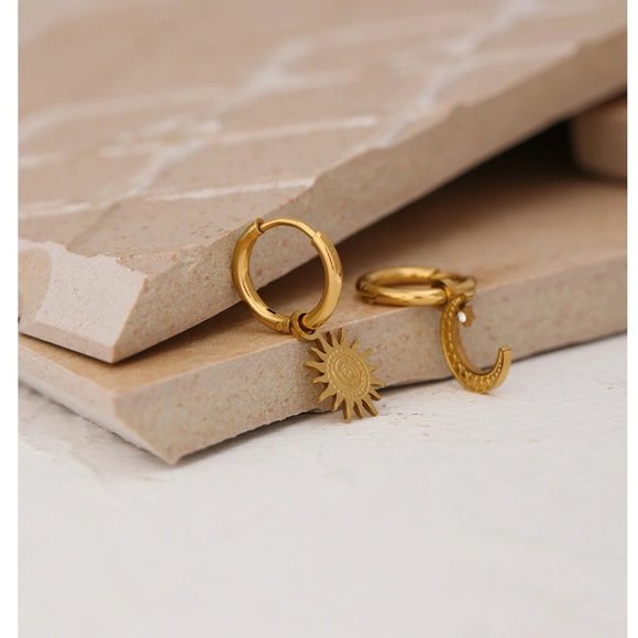 New 18K Gold Plated Diamond Moon Star Huggie Hoop Earrings - Picture 6 of 9